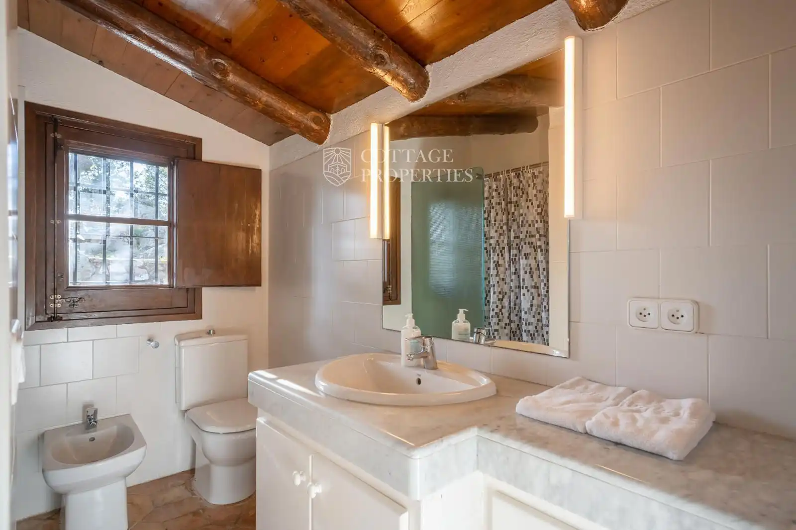 Bathroom of Country homes for sale in Capmany