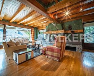 Sala d'estar de Casa o xalet en venda en Vielha e Mijaran amb Calefacció, Jardí privat i Parquet