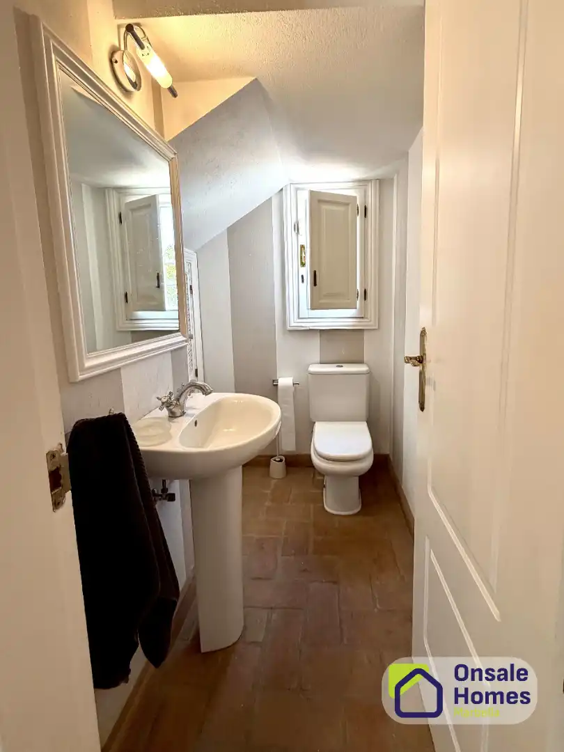 Bathroom of Houses for rent in Marbella  with Air Conditioner, Private garden and Terrace
