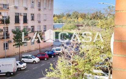 Exterior view of Flat for sale in  Sevilla Capital  with Storage room