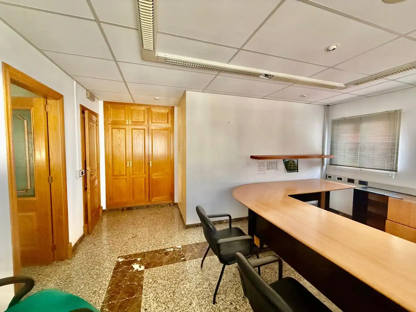 Büro zum Verkauf in  Palma de Mallorca mit Klimaanlage, Heizung und Terrasse