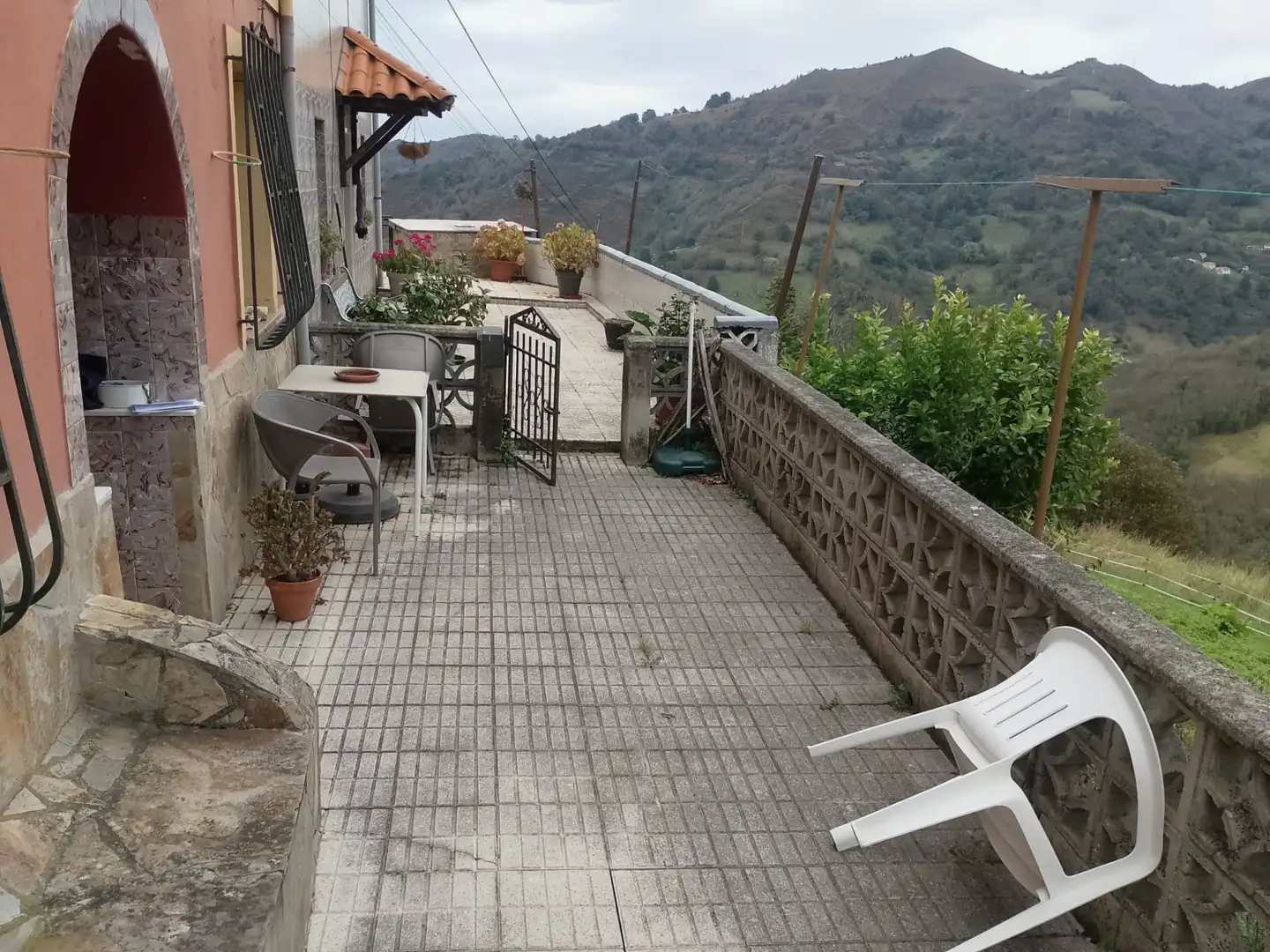Terrasse von Einfamilien-Reihenhaus zum Verkauf in Langreo mit Heizung, Parkett und Terrasse