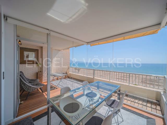 Piso en Venta en Avenida de Niza en Playa de San Juan