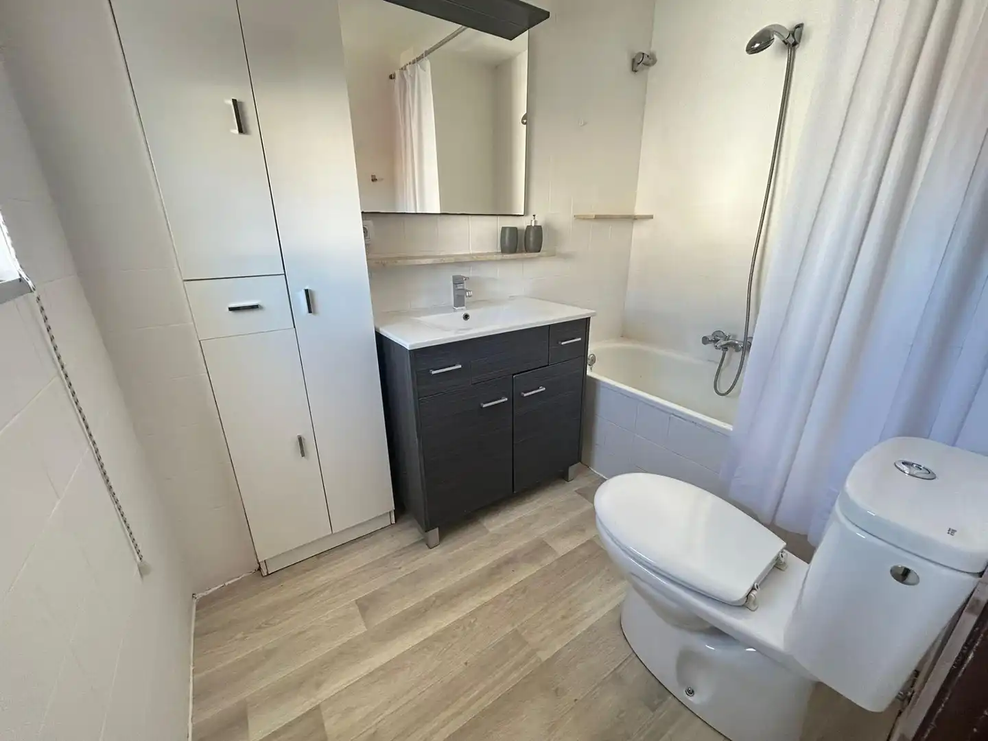 Baño de Piso en venta en Antequera con Aire acondicionado, Calefacción y Terraza