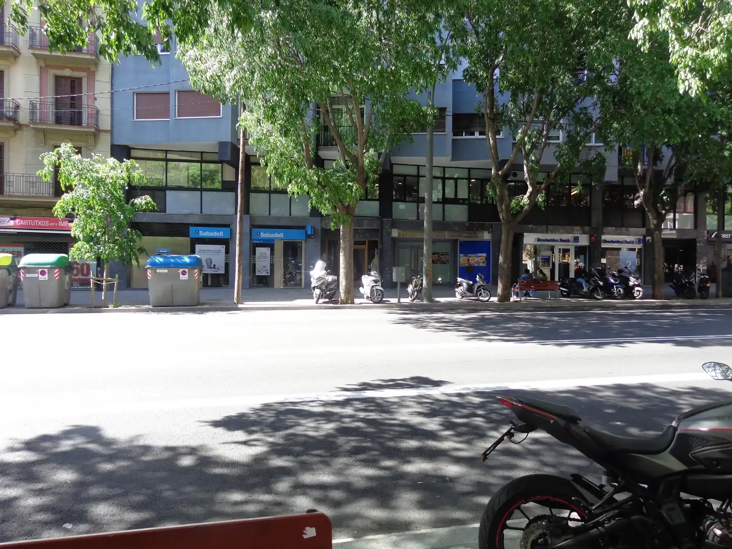 Vista exterior de Oficina en venta en Barcelona con Aire acondicionado
