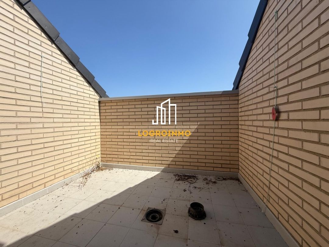Terrassa de Dúplex en venda en Villamediana de Iregua amb Calefacció, Parquet i Terrassa