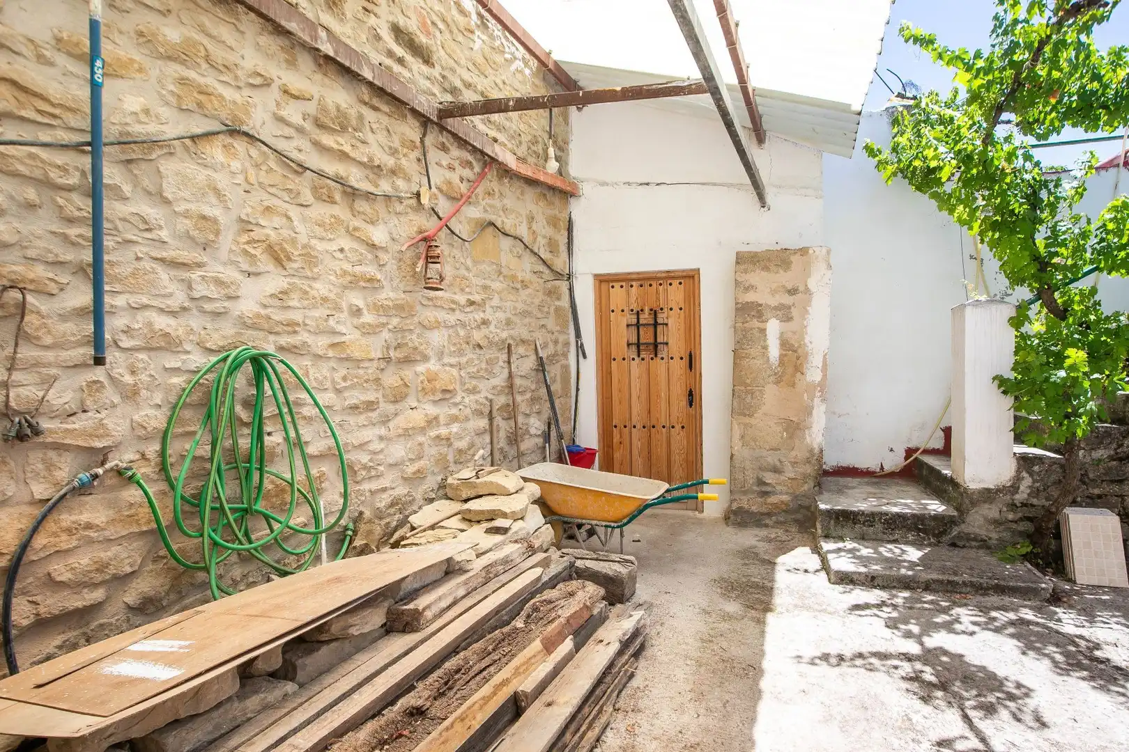 Country house zum Verkauf in Guirguillano mit Heizung, Terrasse und Abstellraum
