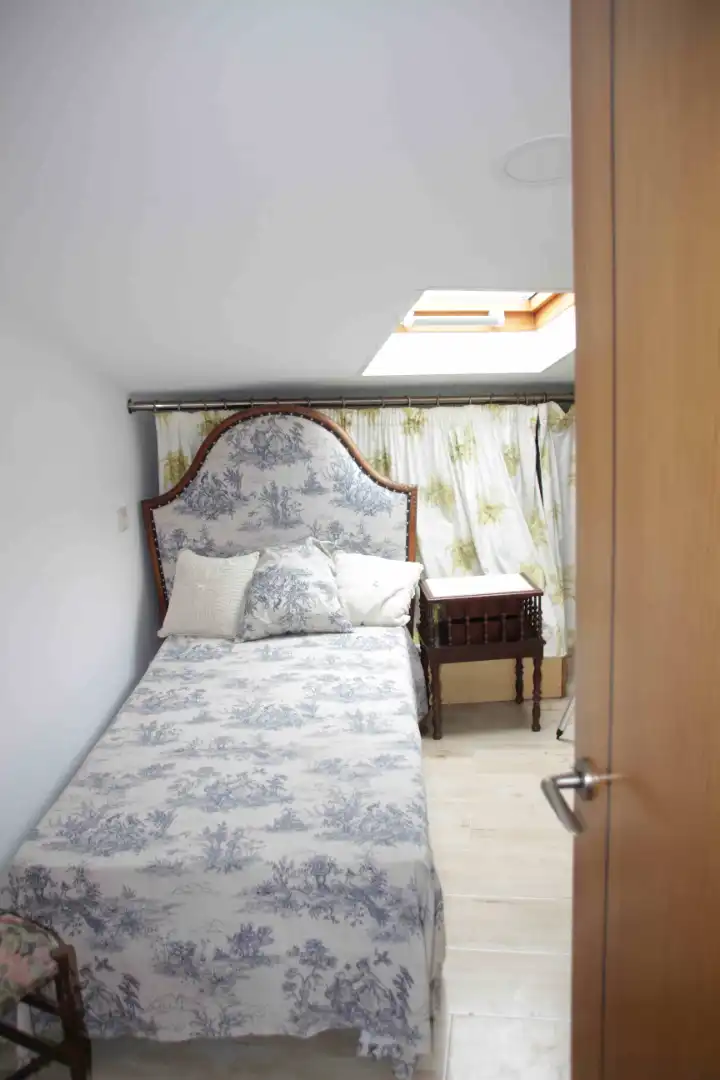 Dormitori de Casa adosada en venda en Padrón amb Jardí privat, Moblat i Forn