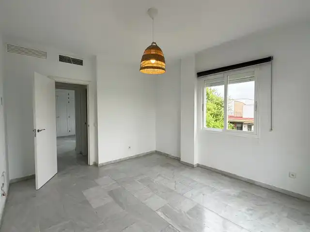 Bedroom of Flat for rent in Mairena del Aljarafe  with Air Conditioner, Terrace and Washing machine