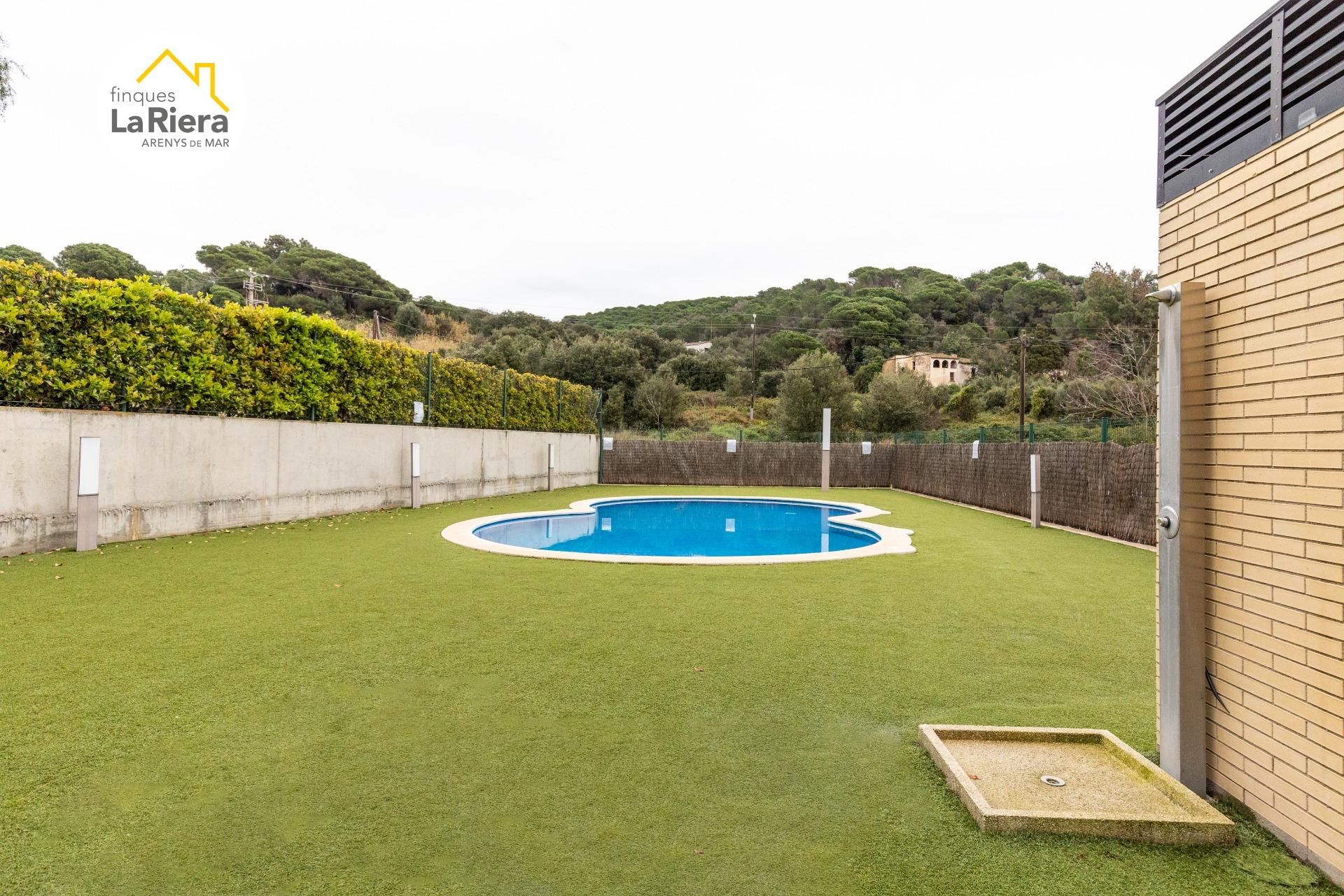 Piscina de Pis en venda en Arenys de Munt amb Aire condicionat, Calefacció i Jardí privat