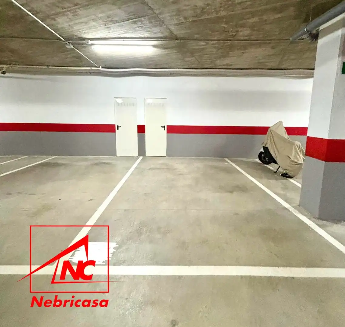 Parking de Dúplex de alquiler en Chipiona con Aire acondicionado, Calefacción y Terraza