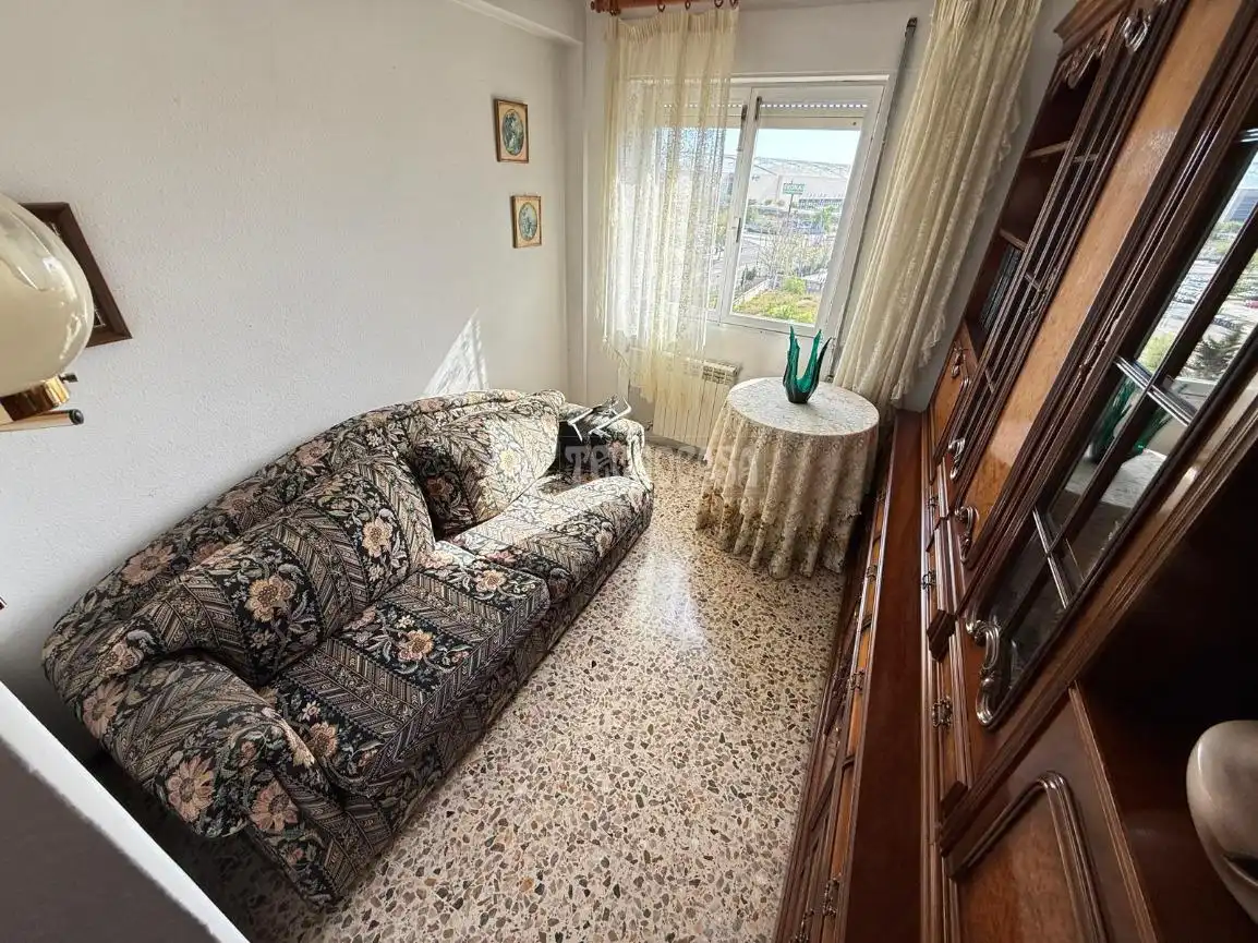 Sala de estar de Piso en venta en Zaragoza con Calefacción, Trastero y Balcón