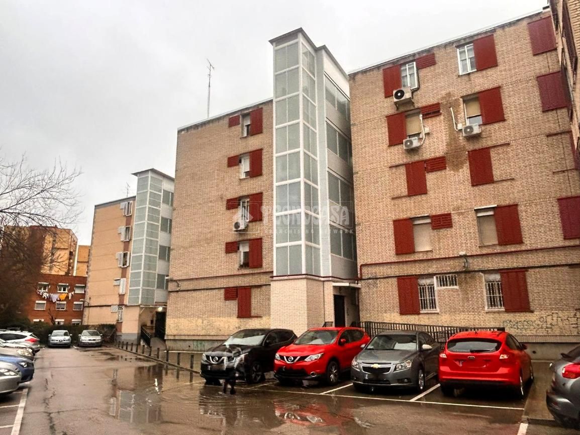 Piso en venta en Aluche, Latina