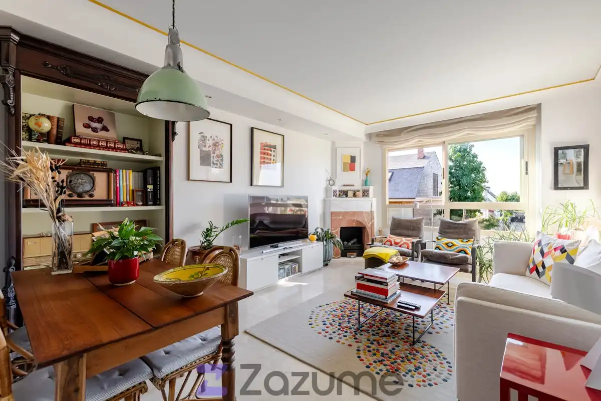 Living room of Flat for rent in Pozuelo de Alarcón  with Air Conditioner, Heating and Parquet flooring
