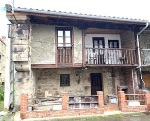 Vista exterior de Casa adosada en venda en Hermandad de Campoo de Suso amb Traster i Balcó