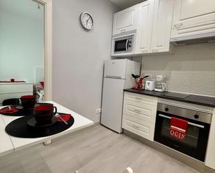 Cuina de Apartament de lloguer en  Madrid Capital amb Aire condicionat i Calefacció