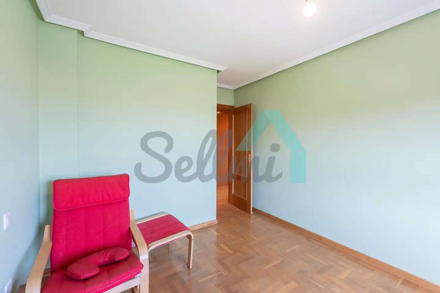 Habitación de Piso en venta en Oviedo  con Calefacción, Parquet y Trastero