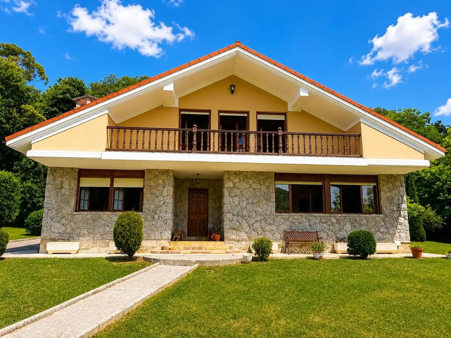 Vista exterior de Casa o chalet en venta en Villaescusa (Cantabria) con Calefacción, Jardín privado y Terraza