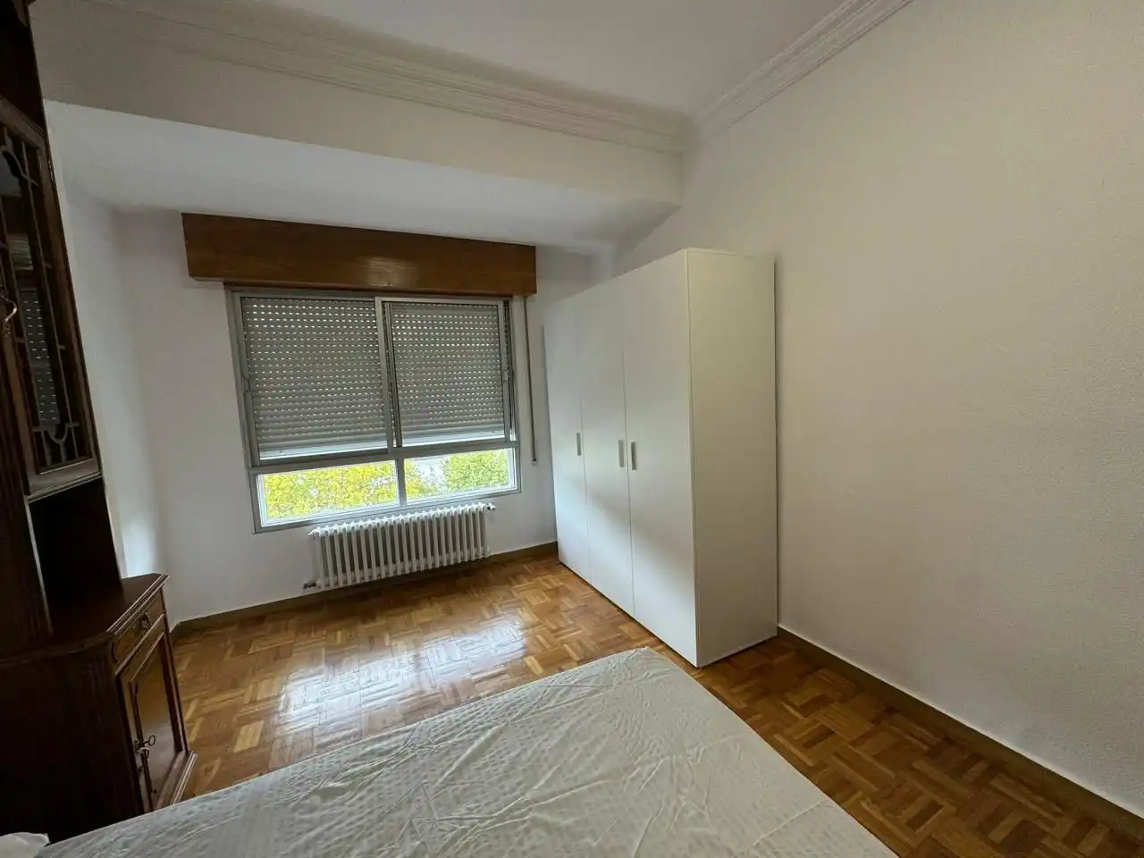 Bedroom of Flat for share in Ourense Capital   with Heating, Parquet flooring and Furnished