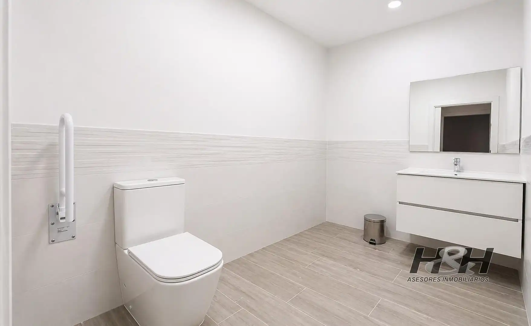 Badezimmer von Geschaftsraum zur Miete in Burjassot