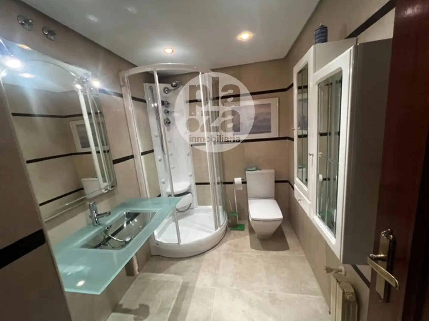 Badezimmer von Wohnung zur Miete in Burgos mit Heizung, Terrasse und Abstellraum