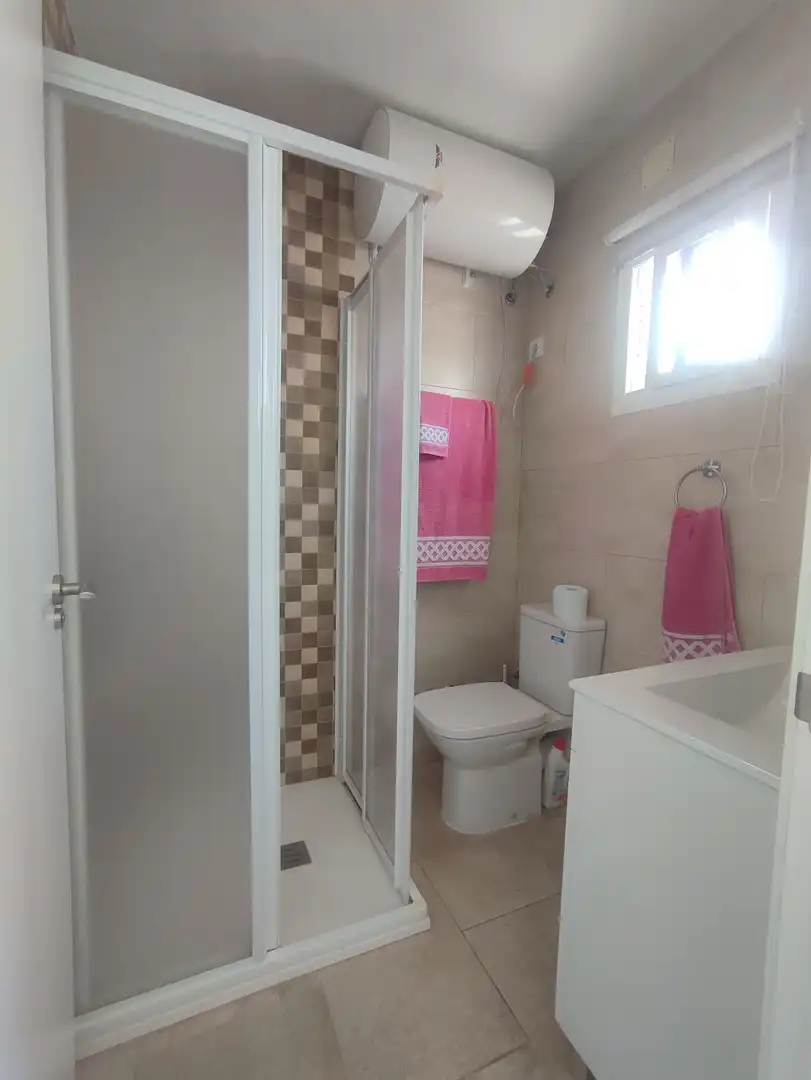 Badezimmer von Haus oder Chalet zum Verkauf in Conil de la Frontera mit Klimaanlage und Abstellraum