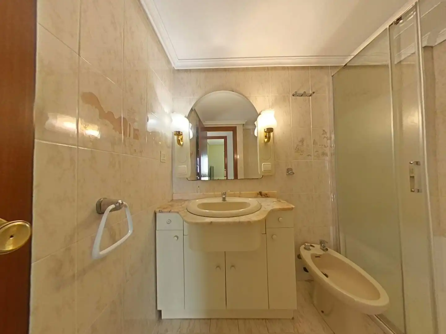 Badezimmer von Wohnungen zum Verkauf in Salou mit Heizung, Möbliert und Gemeinschaftspool