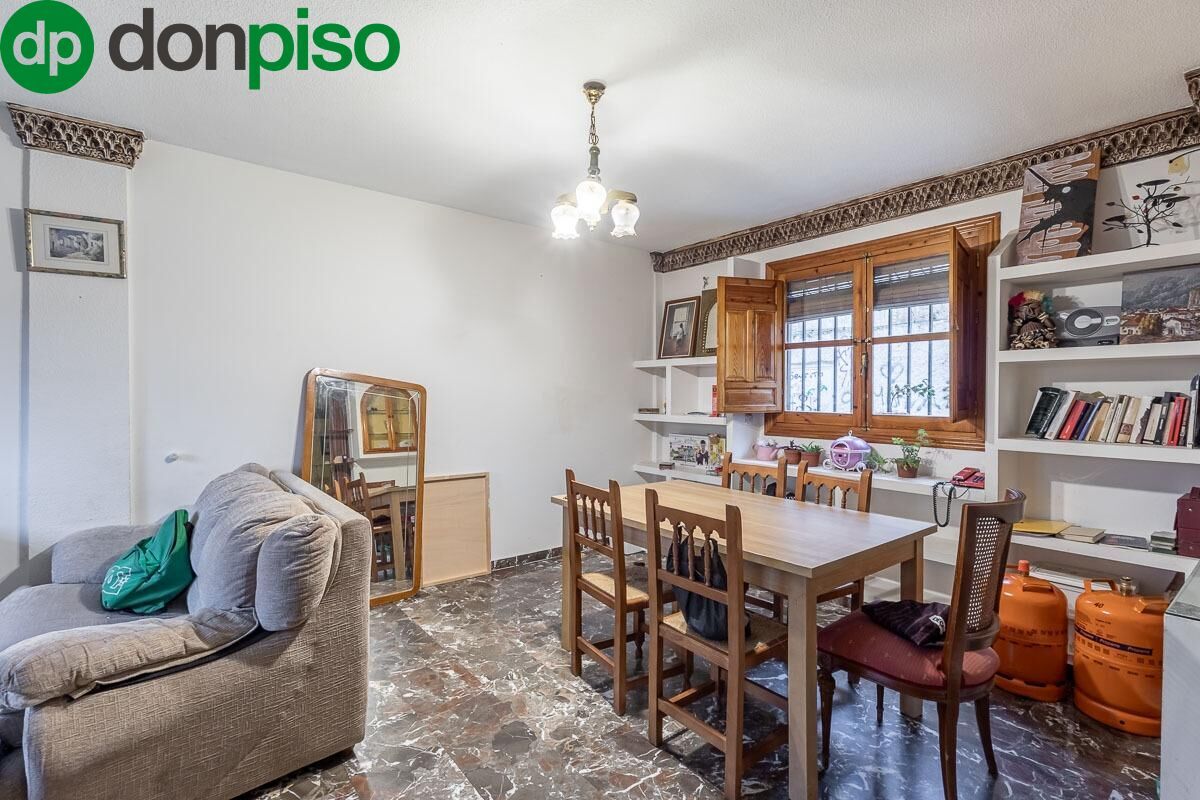 Cuina de Casa o xalet en venda en  Granada Capital amb Aire condicionat i Terrassa