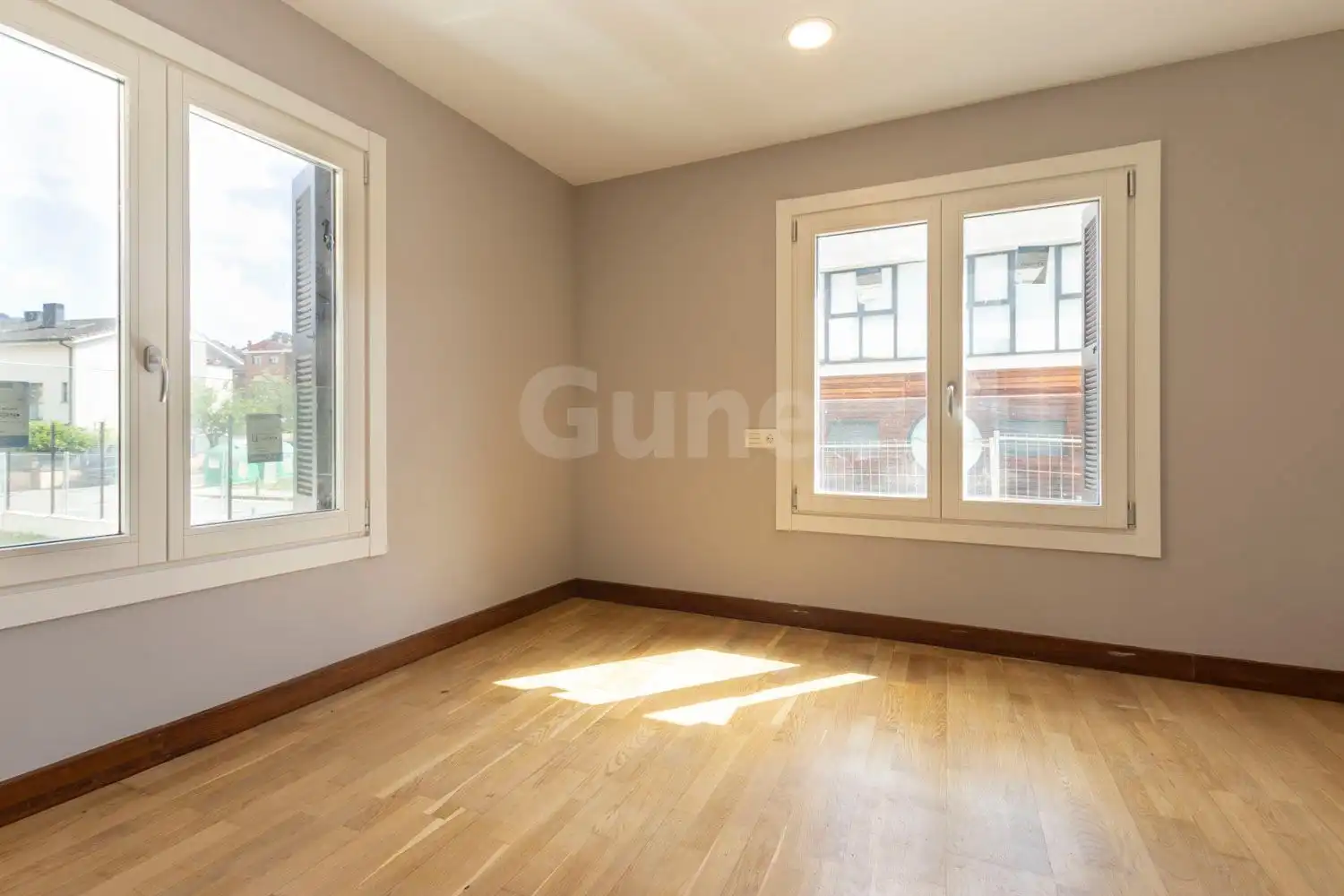 Schlafzimmer von Wohnung zum Verkauf in Segura mit Heizung