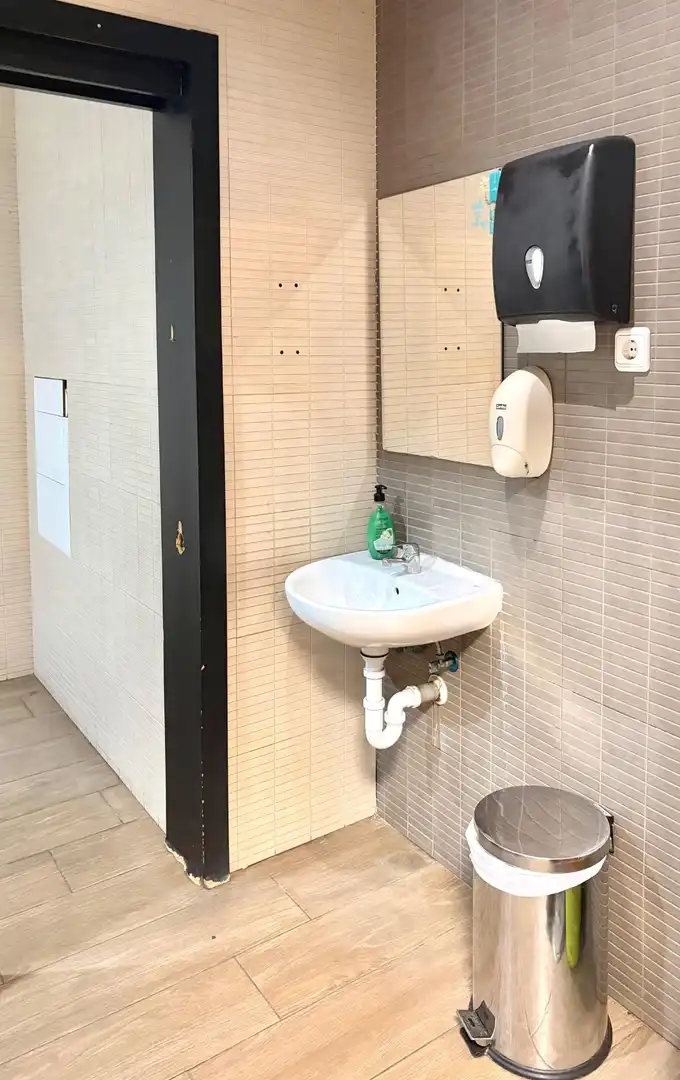 Bathroom of Commercial properties for rent in Casco Urbano