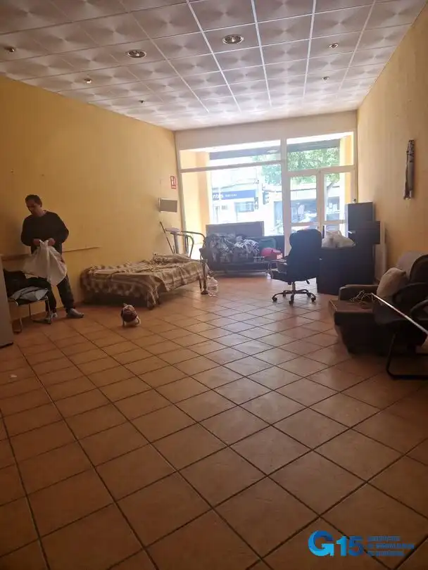 Local comercial en venta en Carrer Cervantes 18, imagen 2