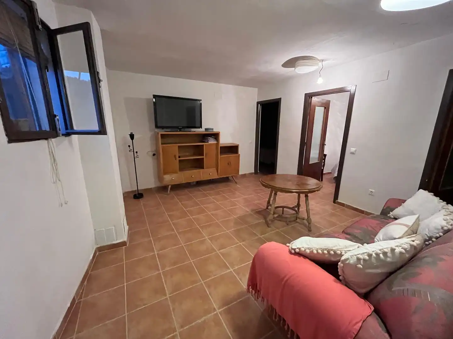 Sala d'estar de Finca rústica en venda en Palomera amb Calefacció