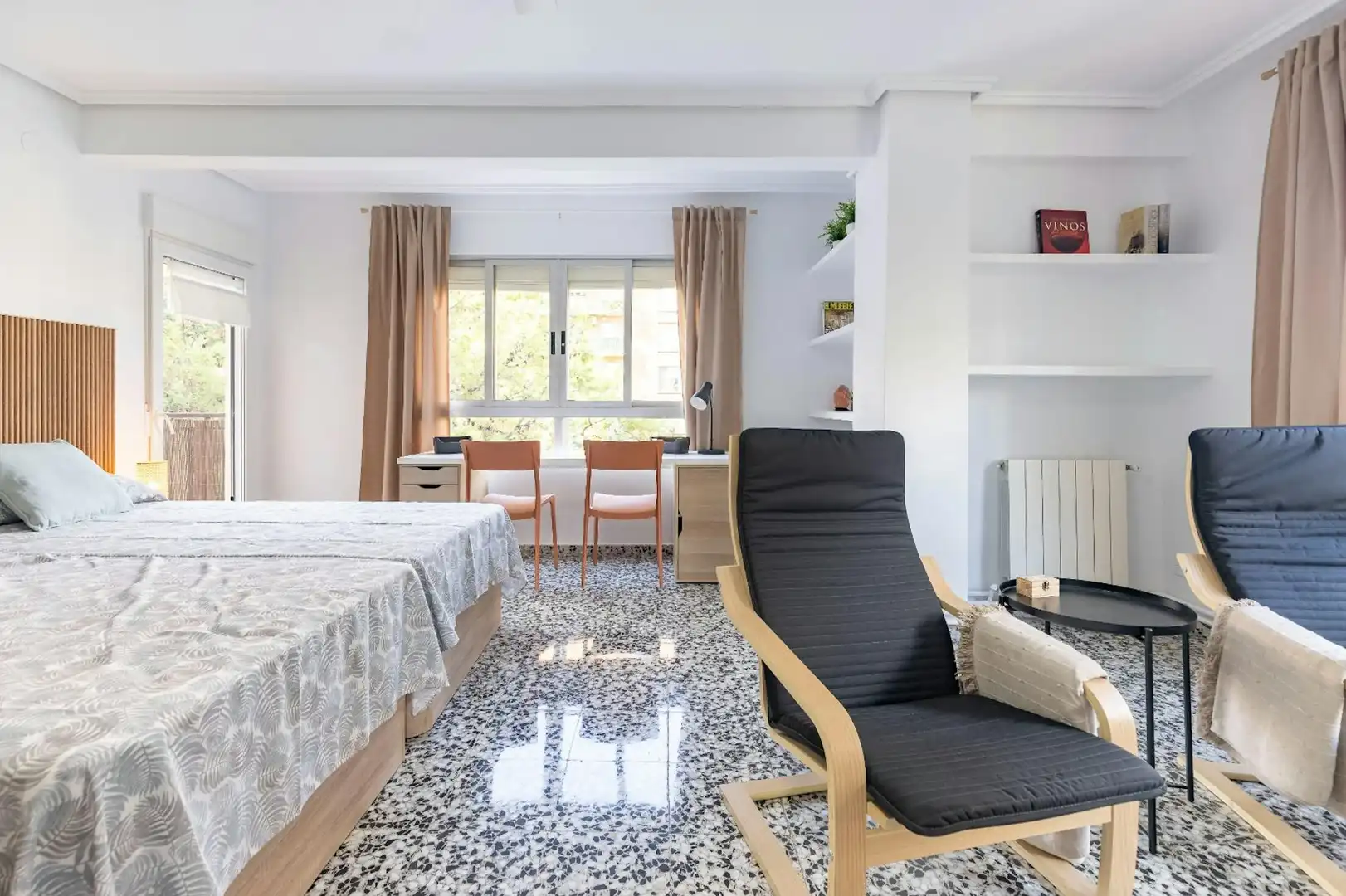 Bedroom of Flat for share in Valencia  with Heating, Furnished and Washing machine