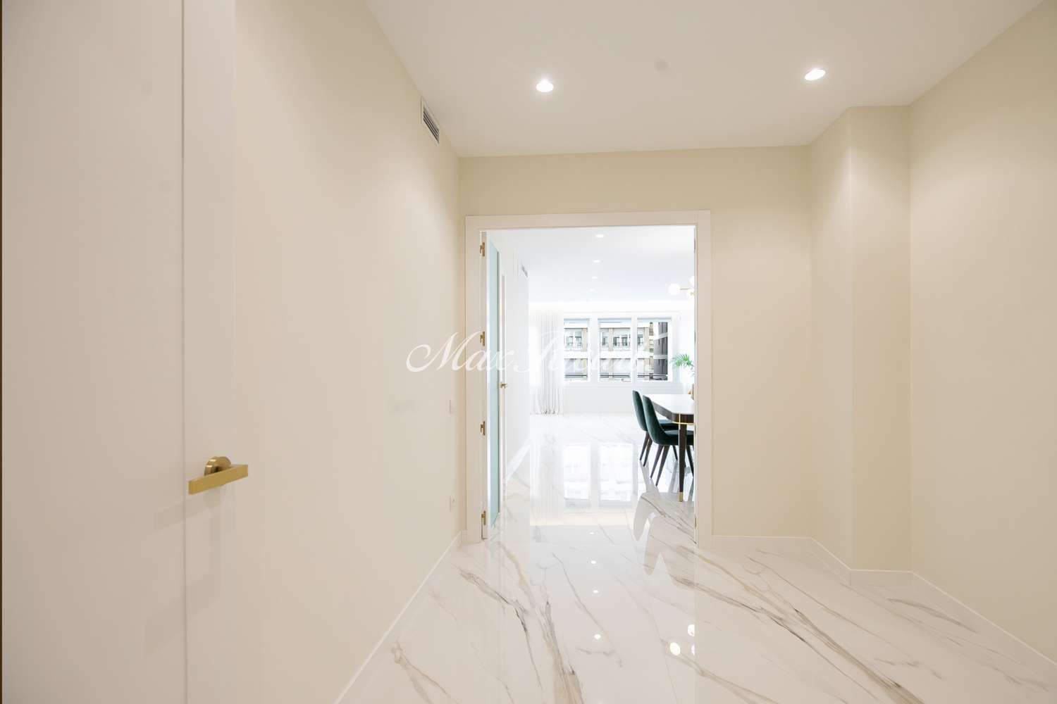 Piso en venta en  Barcelona Capital con Aire acondicionado, Calefacción y Trastero