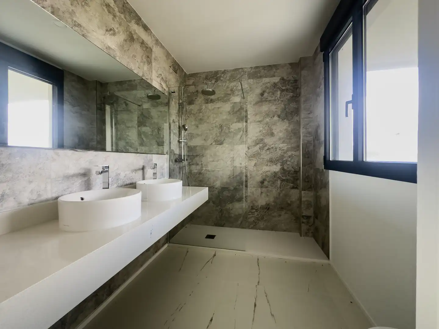 Habitatge amb piscina en venda a Bahía de Casares, imagen 12