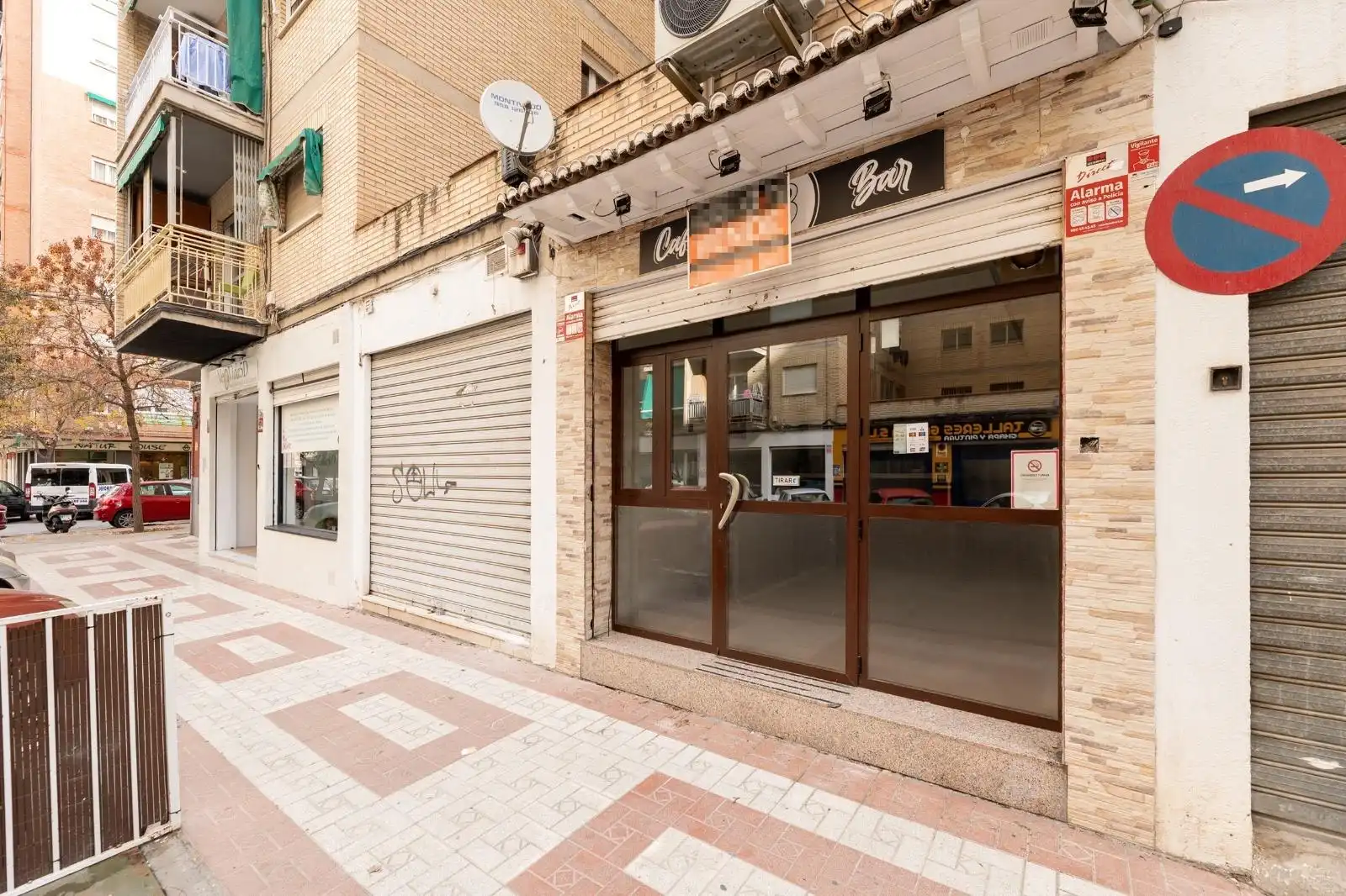 Local en venta en Granada con Aire acondicionado y Amueblado