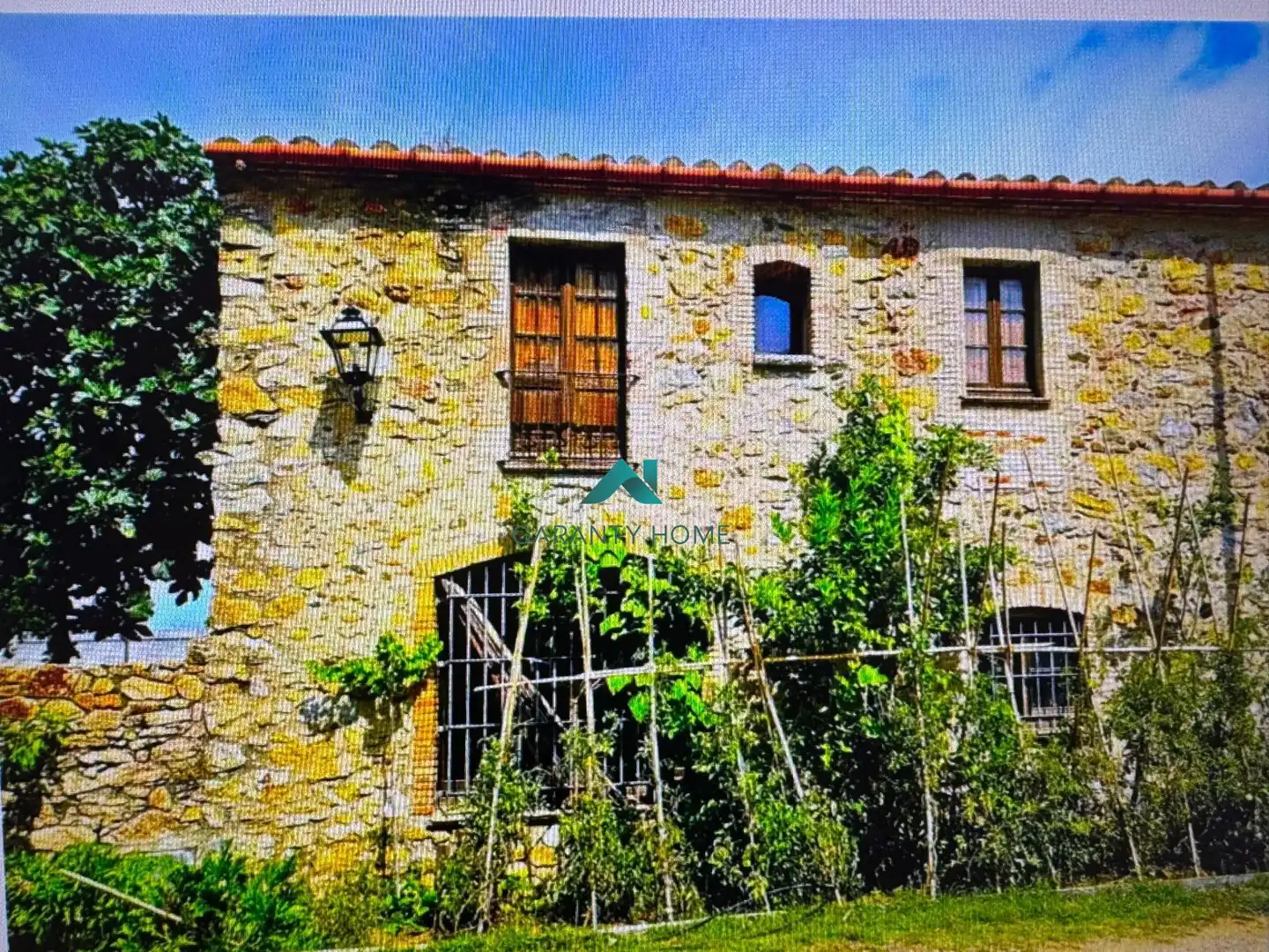 House with garden for sale in Llofriu