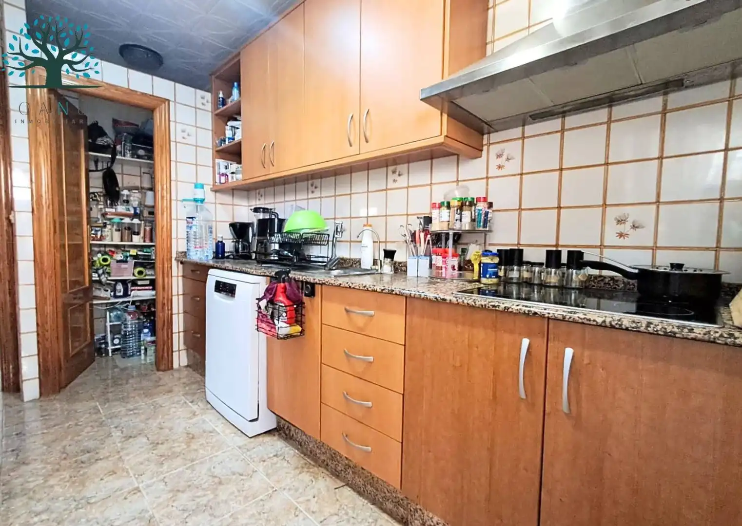 Küche von Erdgeschoss zum Verkauf in Mazarrón mit Klimaanlage, Privatgarten und Terrasse