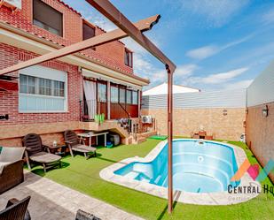 Swimming pool of Single-family semi-detached for sale in Esquivias  with Air Conditioner, Terrace and Swimming Pool