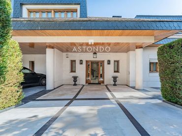 Villa mit Balkon zum Verkauf in Hortaleza