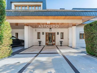 Vista exterior de Casa o xalet en venda en  Madrid Capital amb Aire condicionat, Calefacció i Parquet