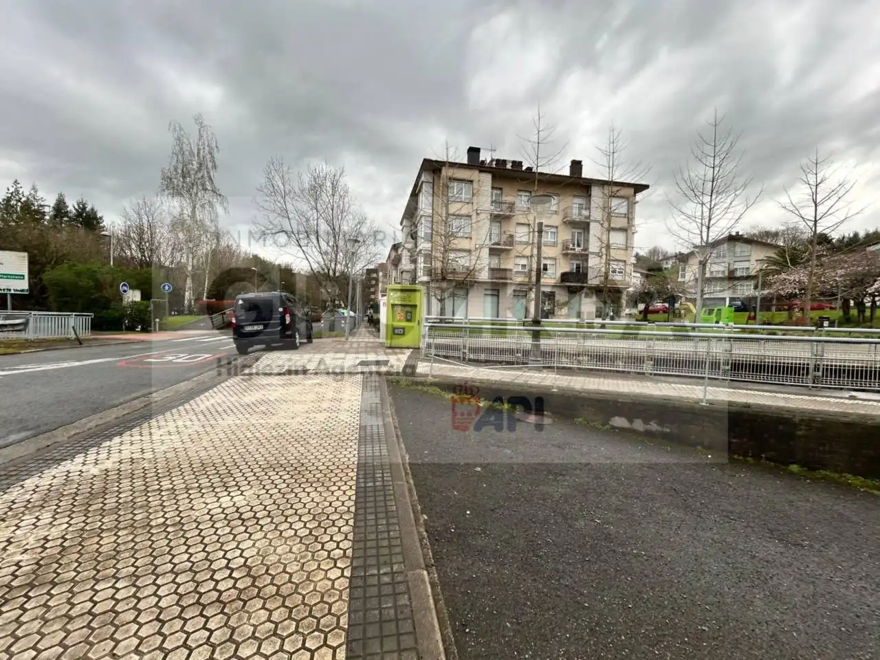 Außenansicht von Garage zum Verkauf in Astigarraga