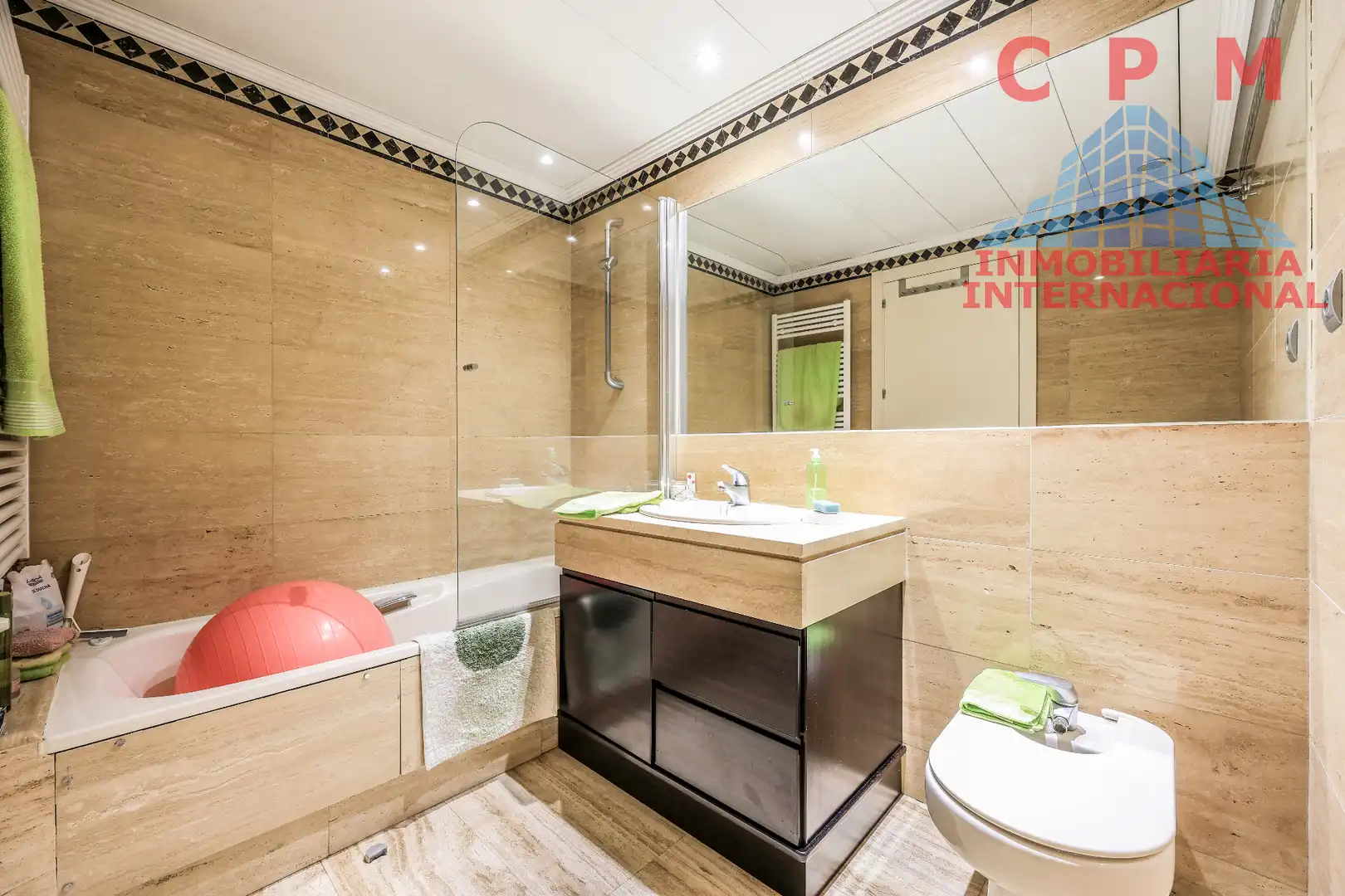 Badezimmer von Wohnung zur Miete in Madrid mit Klimaanlage, Heizung und Parkett