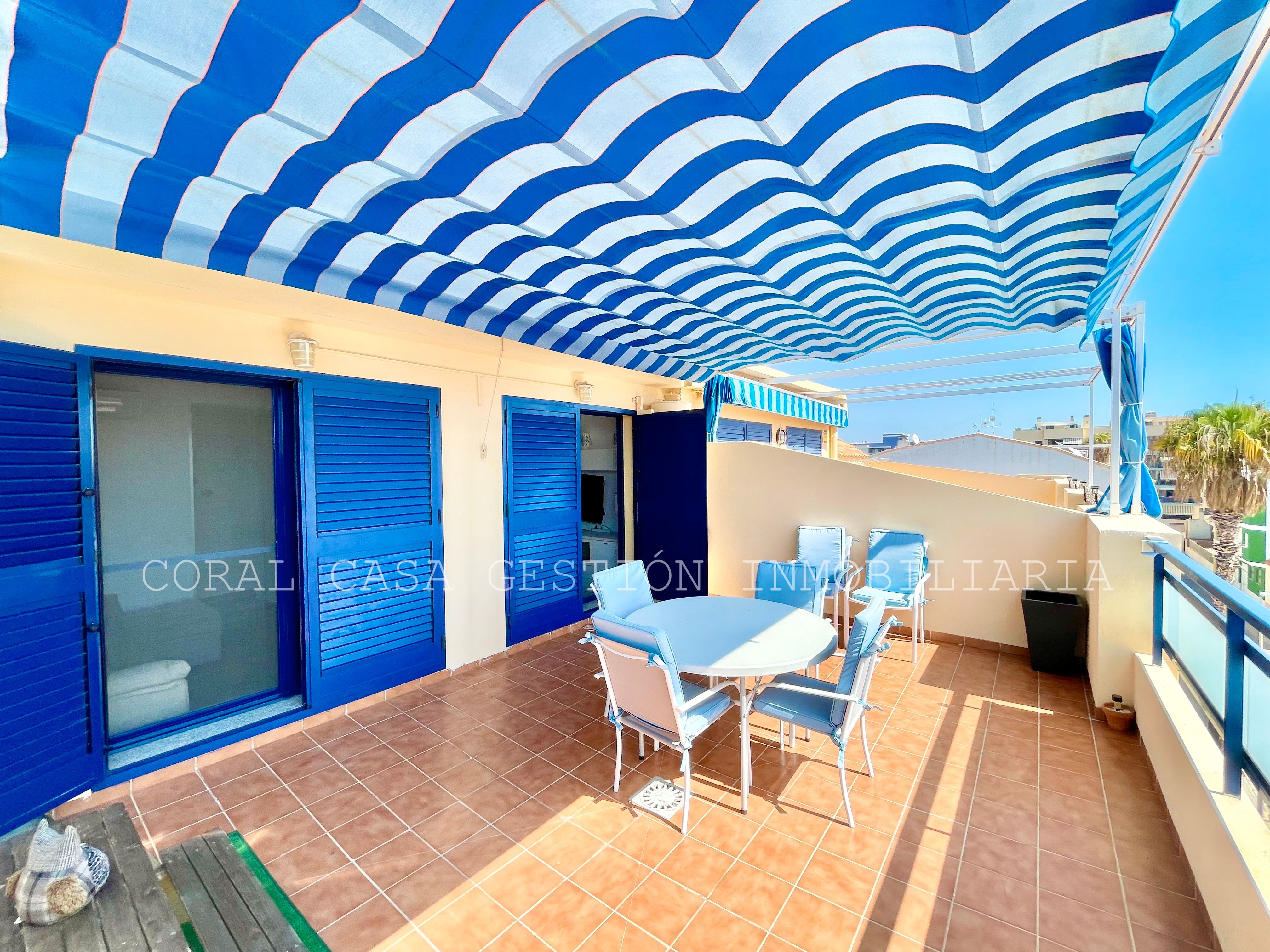 Terrasse von Dachboden zum Verkauf in Chilches / Xilxes mit Klimaanlage, Terrasse und Schwimmbad