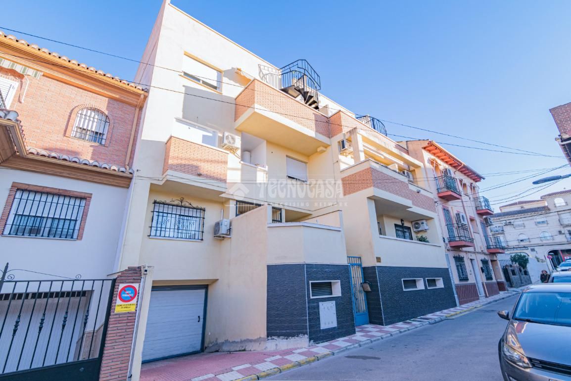 Vista exterior de Pis en venda en Armilla amb Traster i Balcó