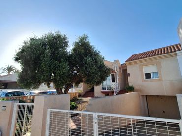 Villa con piscina in vendita a Almerimar