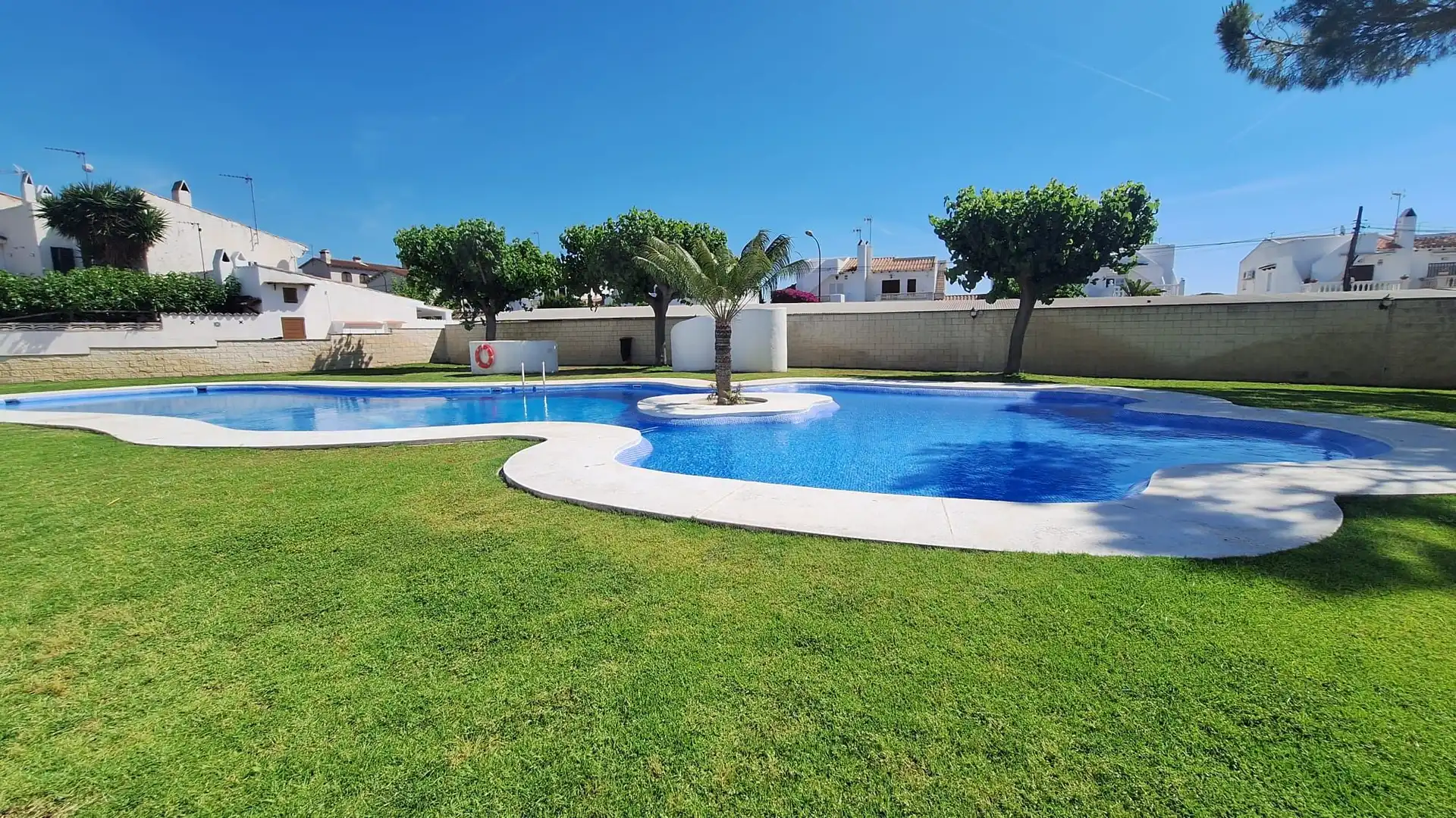 Piscina de Casa adosada en venda en Creixell amb Aire condicionat, Terrassa i Piscina