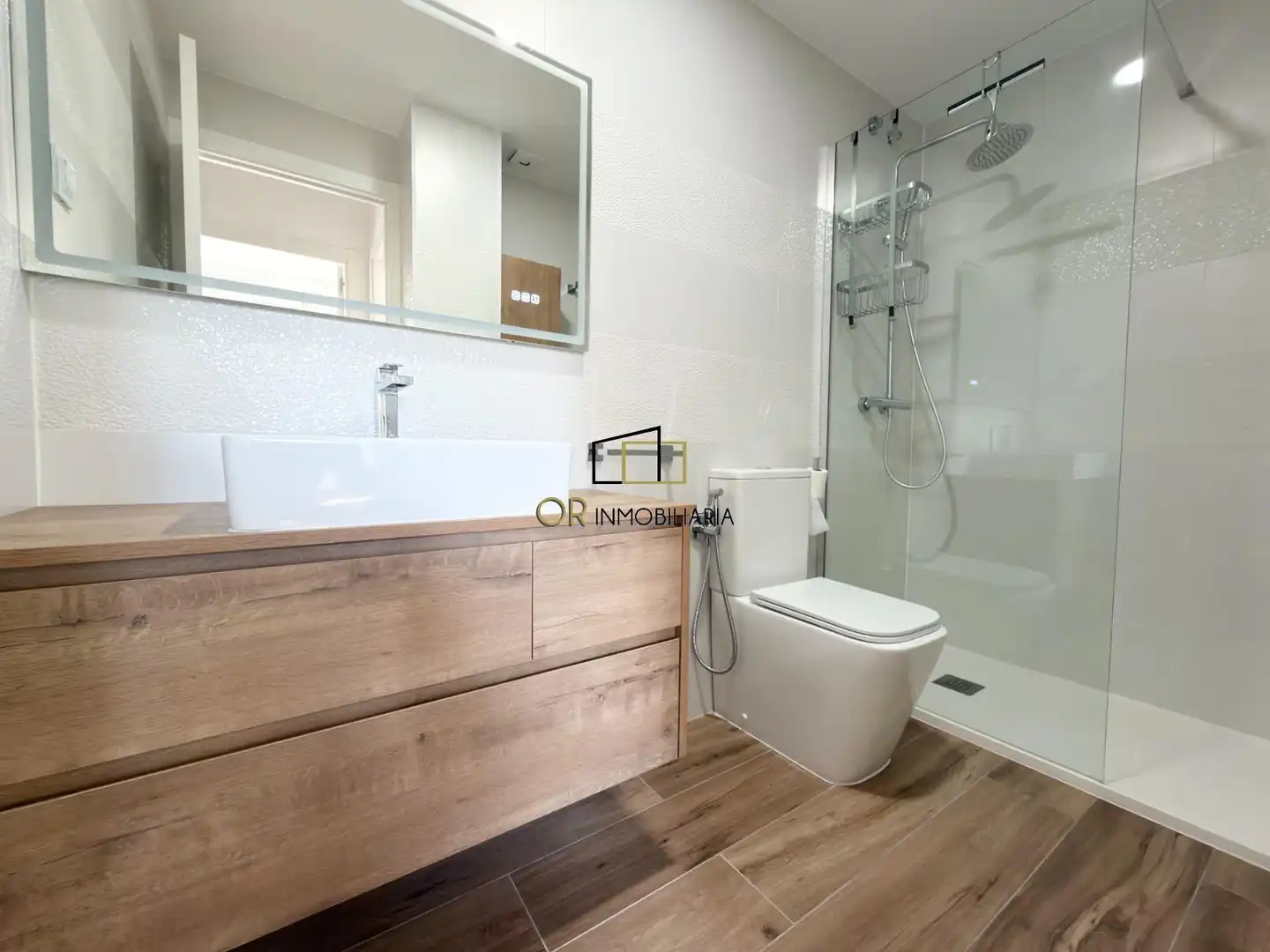 Baño de Piso en venta en La Granada con Calefacción, Terraza y Trastero