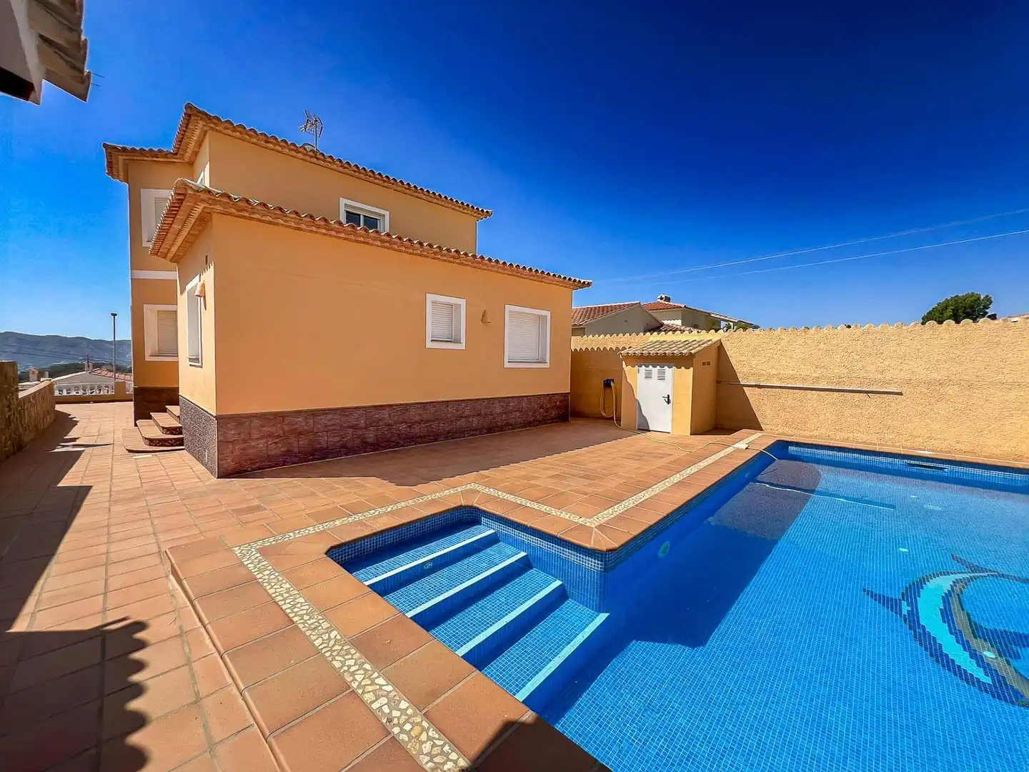 Xalet amb piscina en venda a Escandinavia - Cautivador