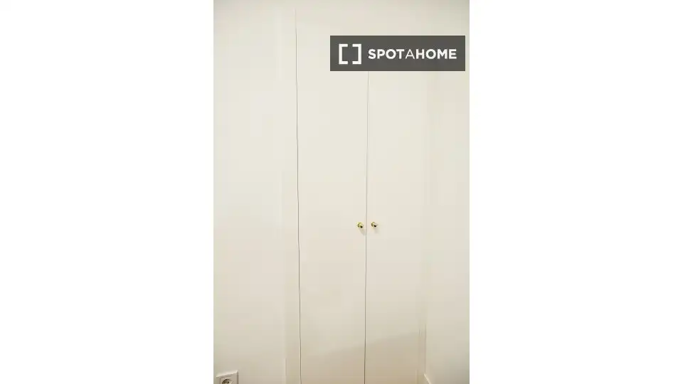 Habitación de Piso de alquiler en Madrid con Aire acondicionado, Calefacción y Amueblado